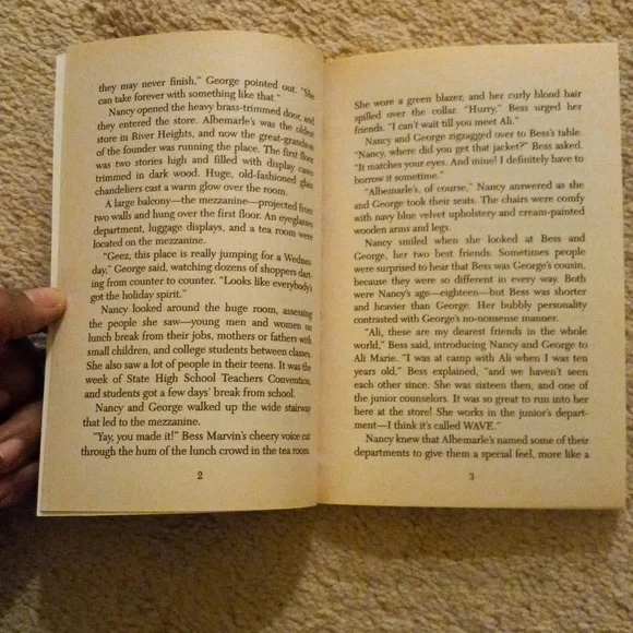 Nancy Drew 169: The Mistletoe Mystery - Picture 6 of 7